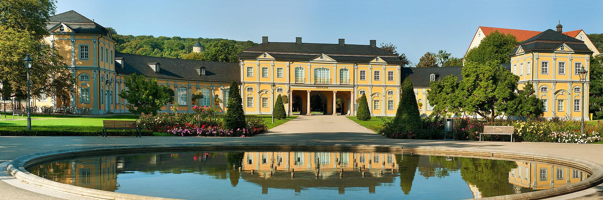 Orangerie in Gera mit Park und Springbrunnen